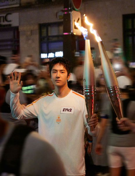 郎朗巴黎街头传圣火，跑步时浑身的肉都在颤抖，被嘲有损中国形象