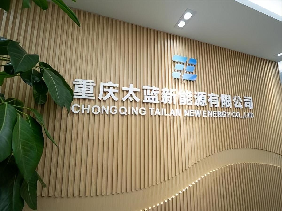 探索固态电池在新能源汽车中的应用瓶颈:电解质材料与规模化生产难题,突破性能与成本限制 探索固态电池在新能源汽车中的应用瓶颈:电解质材料与规模化生产难题,突破性能与成本限制