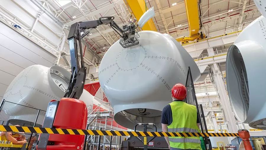 分析风电整机制造商的大型化风机(15MW以上)技术突破及运输安装难点:如何高效解决巨型风机部署挑战 分析风电整机制造商的大型化风机(15MW以上)技术突破及运输安装难点:如何高效解决巨型风机部署挑战