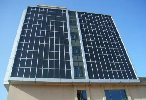 拆解某商业大楼光伏幕墙的落地案例:透光率与发电效率的平衡设计,实现建筑节能与舒适双赢 拆解某商业大楼光伏幕墙的落地案例:透光率与发电效率的平衡设计,实现建筑节能与舒适双赢