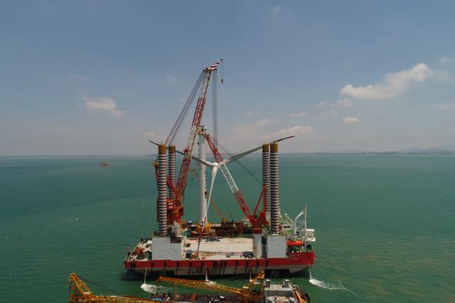 解析风电整机的机舱散热技术:不同功率等级风机的散热设计差异,提升风机运行效率与稳定性 解析风电整机的机舱散热技术:不同功率等级风机的散热设计差异,提升风机运行效率与稳定性