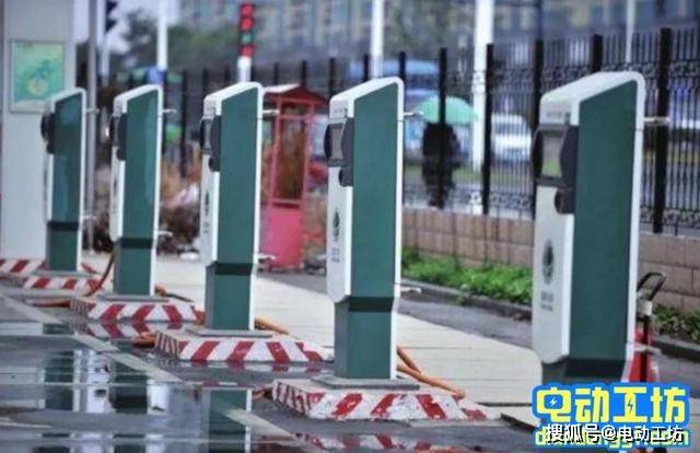 拆解某城市新能源公交充电站建设项目:充电桩配置与电网负荷匹配全攻略,实现高效绿色出行 拆解某城市新能源公交充电站建设项目:充电桩配置与电网负荷匹配全攻略,实现高效绿色出行