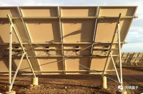 光伏电站支架基础设计指南:不同地质条件下成本与稳定性对比分析,助您轻松选型避坑 光伏电站支架基础设计指南:不同地质条件下成本与稳定性对比分析,助您轻松选型避坑