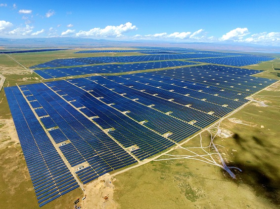 拆解某商业大楼新能源中央空调的落地项目:光伏供电与储能配套设计,实现高效节能与成本优化 拆解某商业大楼新能源中央空调的落地项目:光伏供电与储能配套设计,实现高效节能与成本优化